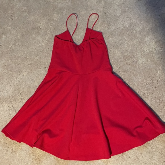 Missguided Red Skater Dress - Picture 2 of 4